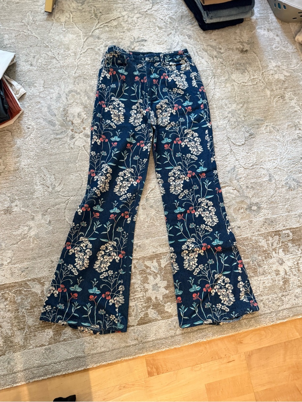 En Saison floral mid rise flare jean